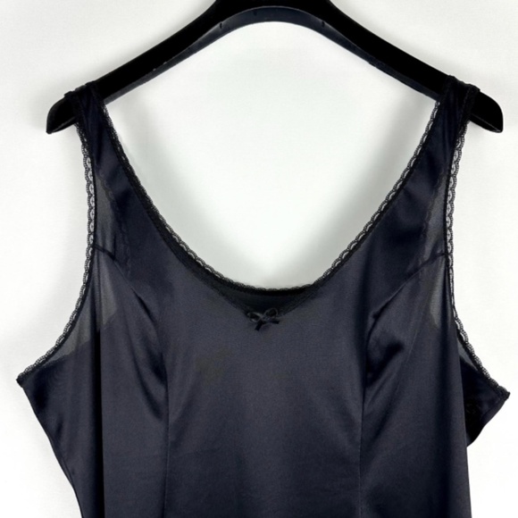 Vintage 1980’s ‘Vassarette’ Satin Nylon Scoop Neck Black Slip Top - Large - Picture 3 of 10